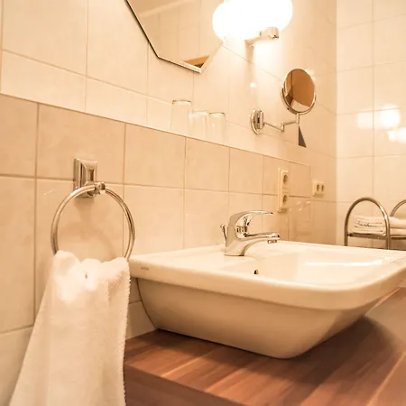 Landgasthaus Hoffmann מלון Kruchten