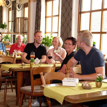 מלון Landgasthaus Hoffmann Kruchten